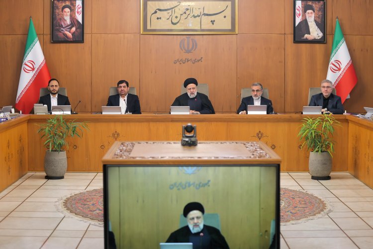 دکتر رئیسی: انتخابات باید یکی از جلوه‌های مهم و بزرگ انسجام ملی باشد/ مسئولان به جوانان میدان دهند و از ظرفیت‌ها، نشاط و انگیزه آنان غفلت نکنند/ گزارش رئیس سازمان برنامه از کاهش تورم و نرخ 5.1 درصدی رشد اقتصادی در پاییز