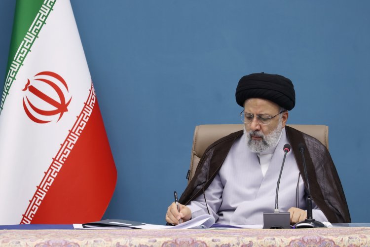 رئیس جمهور در پیامی رحلت آیت‌الله موسوی بجنوردی را تسلیت گفت