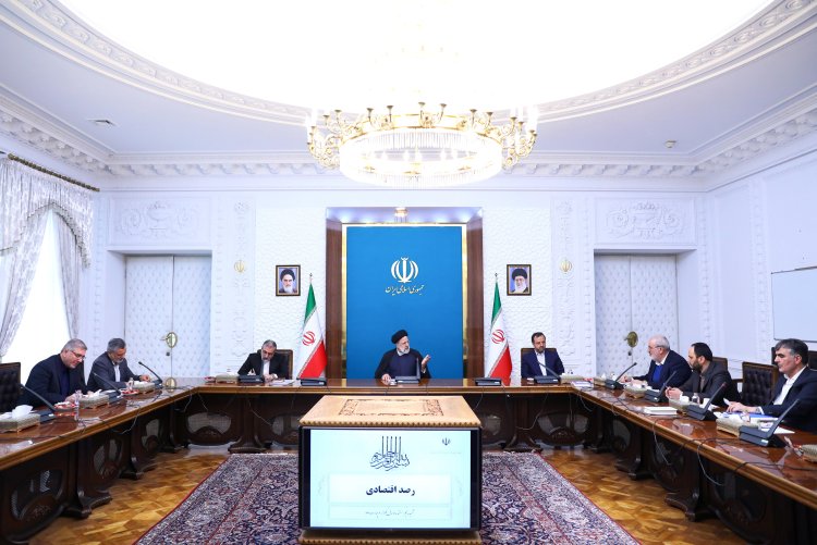 بررسی گزارش تداوم رشد اقتصادی و روند کاهشی نرخ تورم/ تأکید دکتر رئیسی بر برنامه‌ریزی برای تداوم روند کاهش نرخ تورم و حمایت از معیشت اقشار مختلف
