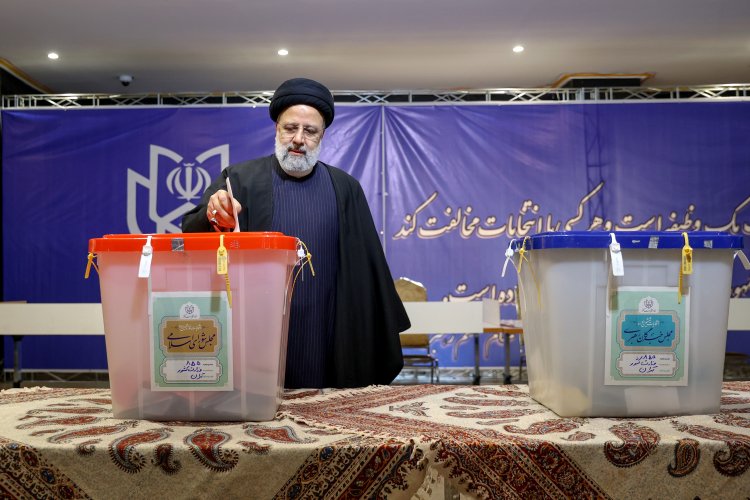 مشارکت دکتر رئیسی در انتخابات مجالس شورای اسلامی و خبرگان رهبری/ بازدید از بخش‌های مختلف ستاد انتخابات کشور و روند اخذ آرا
