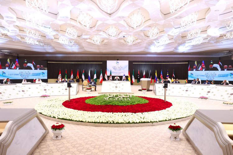 ایران آمادگی تبدیل شدن به هاب انرژی بین تولیدکنندگان و بازارهای مصرف را دارد/لزوم ایجاد سازوکاری برای تبادل دانش فنی و تجربیات کشورهای عضو در صنعت گاز/ فلسطین معیار وجدان جامعه بشری است؛ سکوت کنندگان امروز فردا سیلی سختی خواهند خورد
