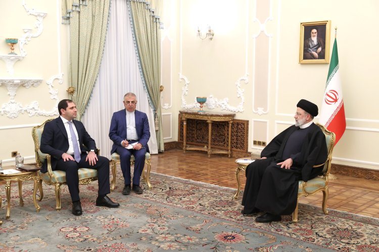 دکتر رئیسی: میدان دادن به بیگانگان امنیت‌آور نیست و آرامش فقط با همکاری کشورهای منطقه تضمین خواهد شد/ قدردانی وزیر دفاع ارمنستان از مواضع ایران در حفظ حاکمیت کشورها و دفاع مقتدرانه از صلح در منطقه