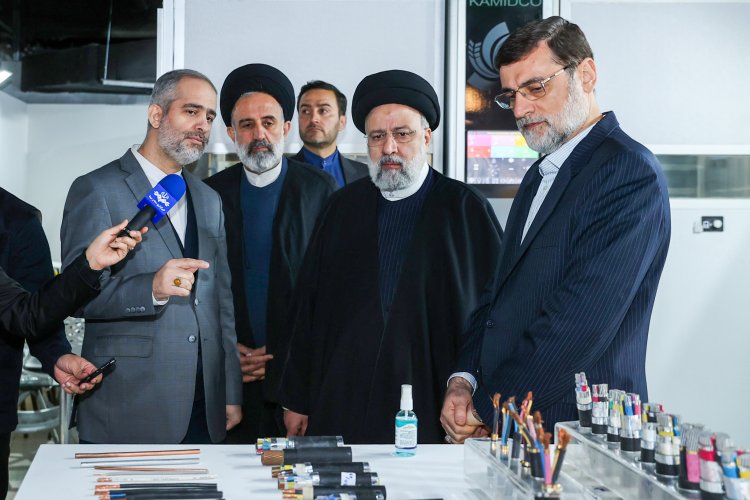 بازدید رئیس جمهور از نمایشگاه عملکرد و دستاوردهای بنیاد شهید و امور ایثارگران در دولت مردمی
