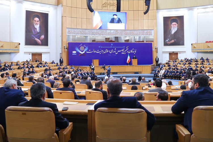 پیامی که از تعامل دولت و مجلس به بیرون مخابره می‌شود،‌ باید وحدت و انسجام باشد/ نمایندگان در اظهارنظر آزادند، اما نظر دولت به عنوان مجری میدان را نیز مدنظر داشته باشند/ تشکیل کارگروه مشترک دولت و مجلس برای طراحی ساز و کارهای مشارکت مردم در جهش تولید