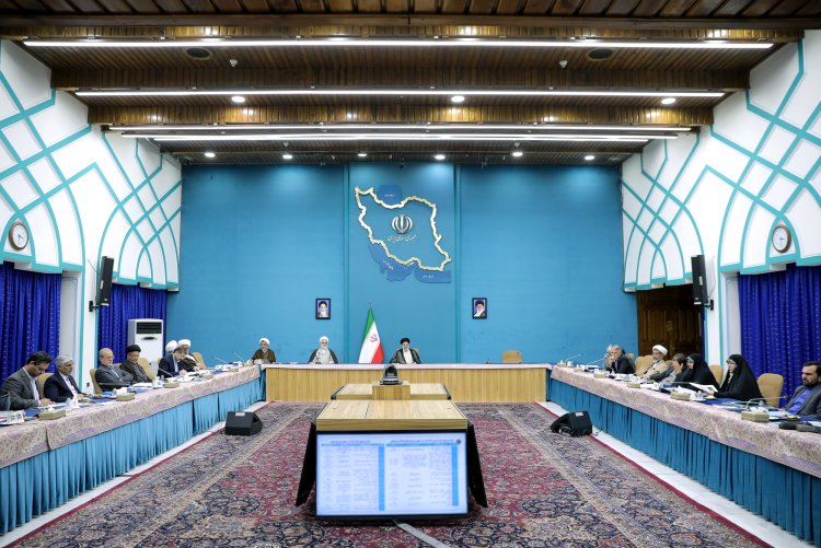 تصویب اولیه سند ملی «سبک پوشش اسلامی- ایرانی»/ تاکید بر ضرورت اقناع‌سازی،‌ رفع شبهات نسل جوان و تبیین اهمیت موضوع عفاف و حجاب در کنار الزام به رعایت قانون