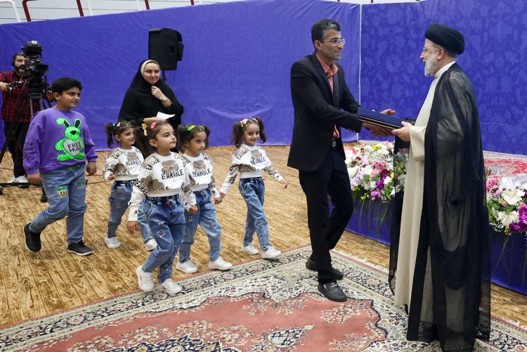 جشن افتتاح و واگذاری 2 هزار و 58 واحد مسکونی طرح نهضت ملی مسکن  و 1158 قطعه زمین طرح جوانی جمعیت 
