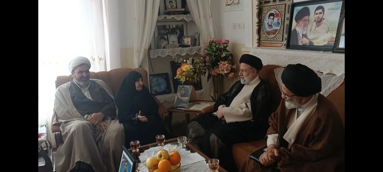 دیدار دکتر رئیسی با مادر شهیدان طوسی و مادربزرگ شهید مدافع حرم محمدرضا دهقان