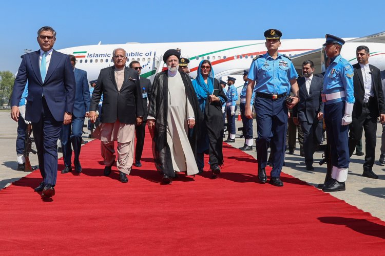 دکتر رئیسی دقایقی پیش وارد پاکستان شد

