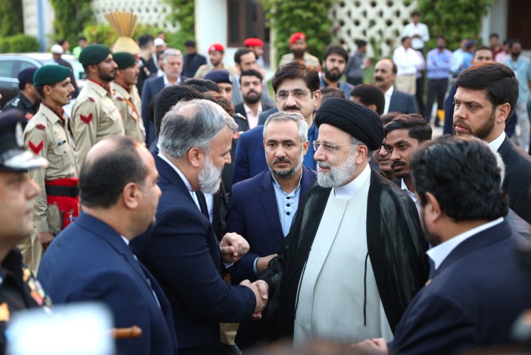 دکتر رئیسی پاکستان را به مقصد سریلانکا ترک کرد