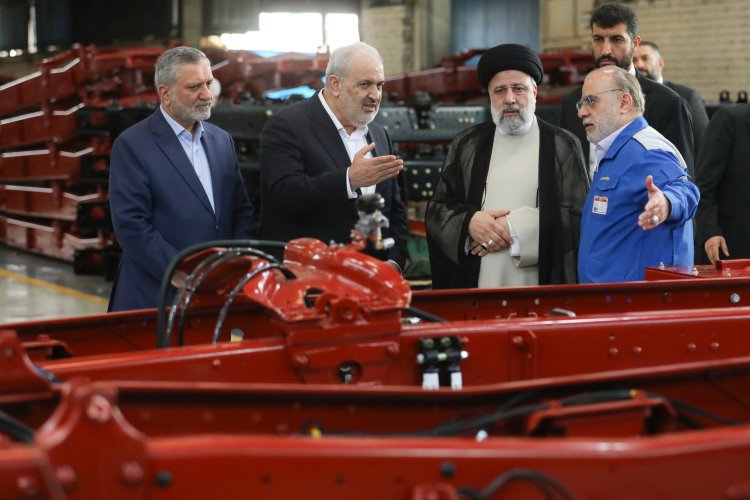 بازدید دکتر رئیسی از کارخانه ایران خودرو دیزل
