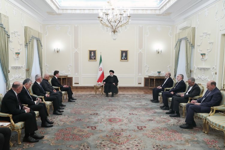 دکتر رئیسی: مانعی برای گسترش روابط با اقلیم کردستان عراق نداریم، اما امنیت اساس هر نوع همکاری است/ ضرورت خلع سلاح کامل و عدم حضور عناصر ضد انقلاب در خاک عراق/ بارزانی: اگر انقلاب اسلامی و جمهوری اسلامی نبود، سرنوشت حرکت کُردی نامشخص بود/ قدردانی از نقش شهید سلیمانی در امنیت و بقای کردستان