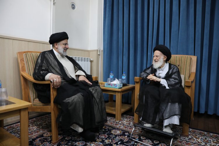 دکتر رئیسی: استماع نظرات و ارائه گزارش اوضاع کشور به مراجع تقلید تکلیف ضروری کارگزاران است/ طلب توفیق آیت‌الله شبیری زنجانی برای دولت در انجام امور کشور و تداوم خدمت به مردم
