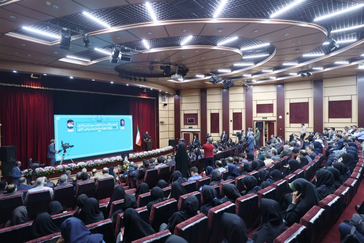 روش دکتر رئیسی در رفع مسائل نگرش جامع در شناخت مسئله،‌ انتخاب راه‌حل صحیح و پیگیری مستمر تا حل مسئله بود/ نگاه رئیس جمهور شهید به حوزه سلامت، نگاهی جامع و چند وجهی بود/ وزارت بهداشت دولت مردمی نشان داد با جامع‌نگری و سیاستگذاری علمی می‌توان در مدت کوتاهی کارهای بزرگی را رقم زد

