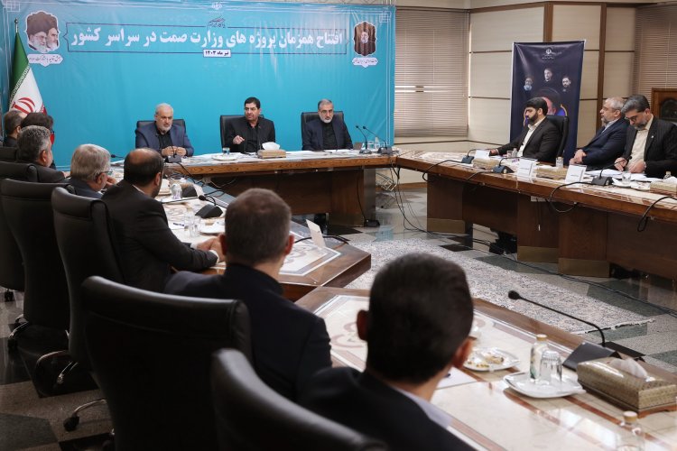شهید رئیسی در کنار جلسات متعدد با مسئولان و فعالان اقتصادی به صورت میدانی نیز رشد و رونق تولید را به طور جدی دنبال می‌کرد/ سیاستگذاری مبتنی بر رهنمودهای رهبری و تمرکز بر توسعه دانش‌بنیان‌ها از دلایل توفیقات دولت در بخش صنعت/ فراهم شدن زمینه توسعه تعاملات با کشورهای بزرگ اقتصادی با عضویت در پیمان‌های منطقه‌ای و بین‌المللی