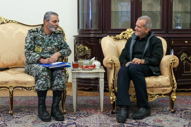 دیدار فرمانده کل ارتش جمهوری اسلامی ایران با رئیس جمهور منتخب