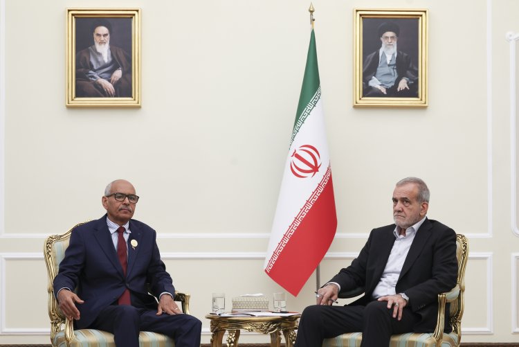 رئیس جمهور: از بازگشایی سفارتخانه ها و گام های رو به جلو در روابط تهران و خارطوم خرسندیم/ حسین عوض: علاقمند به گسترش بیشتر روابط با ایران هستیم
