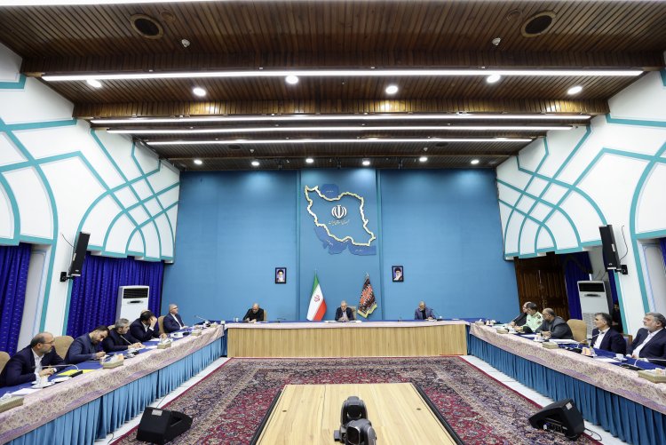 گزارش اقدامات و پیش‌بینی‌های انجام شده برای برگزاری راهپیمایی اربعین شایسته قدردانی است/ کسب رضایت مردم اولویت اصلی همه دستگاه‌های مسئول است/ هیچ توجیهی درباره نارضایتی مردم در سیستم اداری پذیرفته نیست
