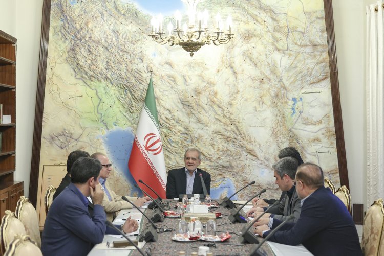 بازنمایی جایگاه کردستان در فرآیند برنامه‌ریزی توسعه کشور ضروری است/ اعطای اختیارات ویژه به استانداران استان‌های مرزی برای بهره‌مندی بیشتر کشور از ظرفیت مرزها در دستور کار دولت/ دولت در انتخاب استانداران از مشورت نمایندگان بهره خواهد برد
