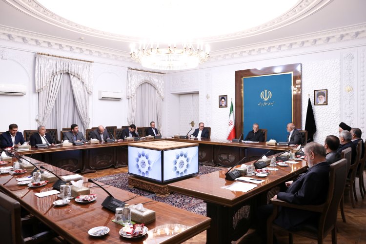رای اعتماد نمایندگان به وزرای پیشنهادی مکمل رویکرد دولت در ایجاد وفاق ملی است/ قدرتی که وحدت و انسجام برای ما ایجاد می‌کند در چند دستگی و اختلاف وجود ندارد/ دولت چهاردهم نه به دنبال ریاست بر مردم، بلکه به دنبال تامین رضایتمندی مردم است
