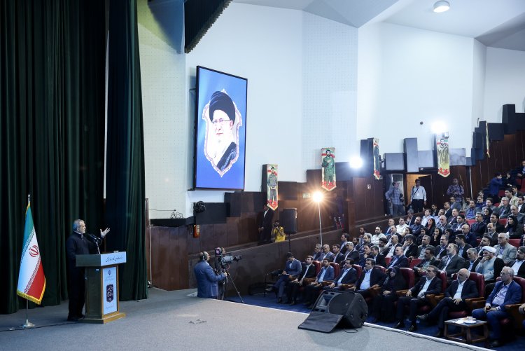 توسعه و ترویج روح تعاون و فرهنگ یاریگری در جامعه باید از مدرسه و دانشگاه آغاز شود/ مشارکت مردمی و روابط بین بخشی از جمله راهکارهای موثر در تحقق اهداف سازمانها بویژه تعاونی‌ها است/ تاکید بر آمادگی دولت برای رفع موانع پیش روی تعاونی‌های کشور