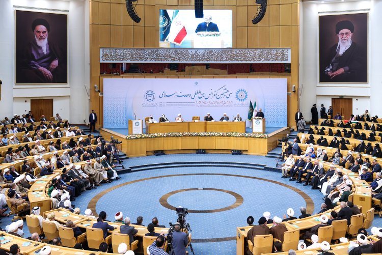 امیدوارم کنفرانس وحدت بتواند برای جوامع اسلامی یک نسخه بیاورد و به تفرقه پایان بخشد/ اگر وحدت در عمل محقق شد، می‌توانیم ادعای مسلمانی کنیم/ تقویت وحدت میان مسلمانان، از هر نماز، روزه و عبادتی بالاتر است