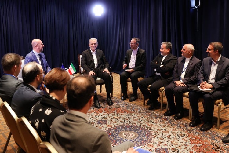 دکتر پزشکیان: به دنبال رسیدن به زبان و نگاه مشترک برای همکاری با دیگر کشورها هستیم/ ایران اراده خود را برای حل مسئله نشان داده است/ رئیس شورای اروپا: معتقدیم می‌توانیم روحیه و اصول مورد تاکید شما را مبنای تعاملاتی سازنده قرار دهیم