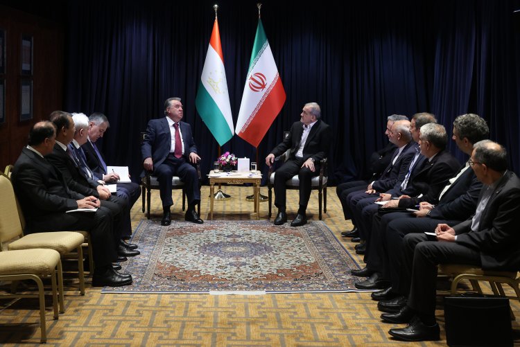 دکتر پزشکیان: روابط ایران و تاجیکستان متکی بر پیوندهای عمیق تاریخی و خویشاوندی است/ امامعلی رحمان: خواهان استفاده از تجربیات ایران و همچنین تقویت و تعمیق روابط در همه زمینه‌ها هستیم