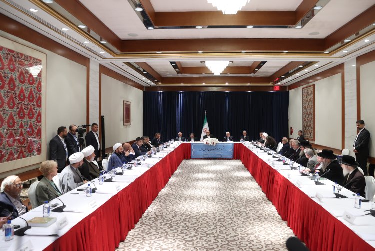 اگر ما پیروان واقعی ادیان الهی هستیم، نباید نسبت به ظلمی که زمین را فرا گرفته بی‌تفاوت باشیم/ در حالی با شعارهای صلح و عدالت در سازمان ملل گرد آمده‌ایم که زنان و کودکان در غزه و لبنان بمباران می‌شوند و این واقعاً شرم‌آور است
