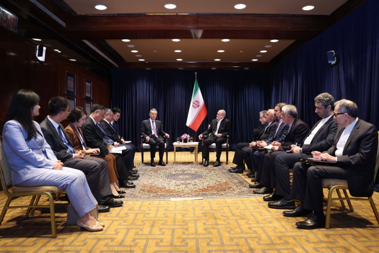 دکتر پزشکیان: نقش‌آفرینی چین در محکومیت و توقف جنایات رژیم صهیونیستی قطعاً موثر خواهد بود/ وزیر خارجه چین: همچون گذشته در مجامع بین‌المللی برای احقاق حقوق ملت فلسطین تلاش خواهیم کرد
