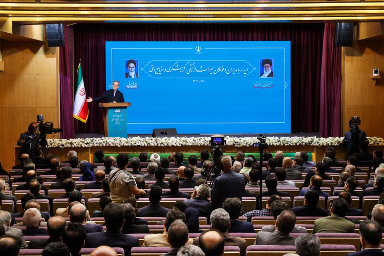باید رشته ارتباط جامعه، جوانان و نخبگان با هویت درخشان کشور برقرار شود