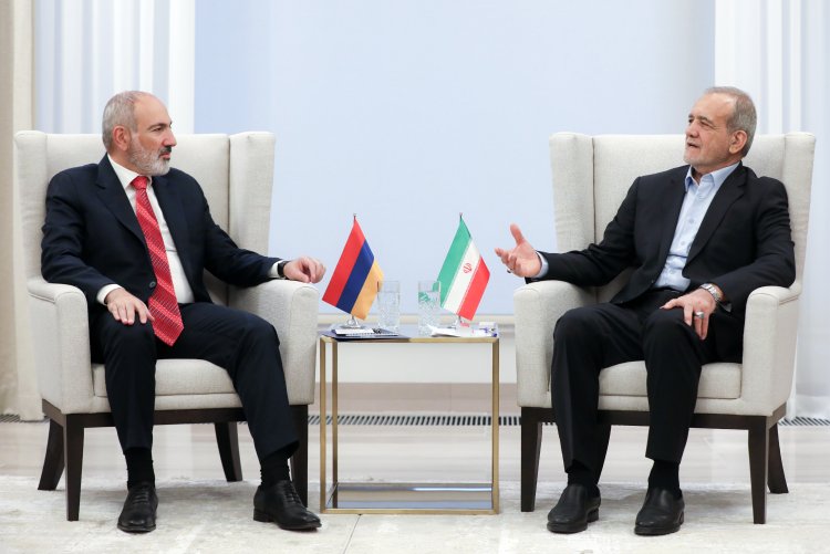 بررسی مهمترین محورهای روابط دوجانبه و منطقه‌ای در دیدار سران ایران و ارمنستان
