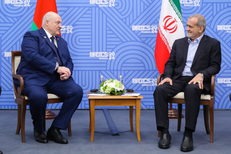 دکتر پزشکیان: الگوی گسترش تعاملات ایران با روسیه قابل تعمیم به بلاروس است/ لوکاشنکو: بازارهای بلاروس مشتاق تولیدکنندگان، تجار و محصولات ایرانی هستند
