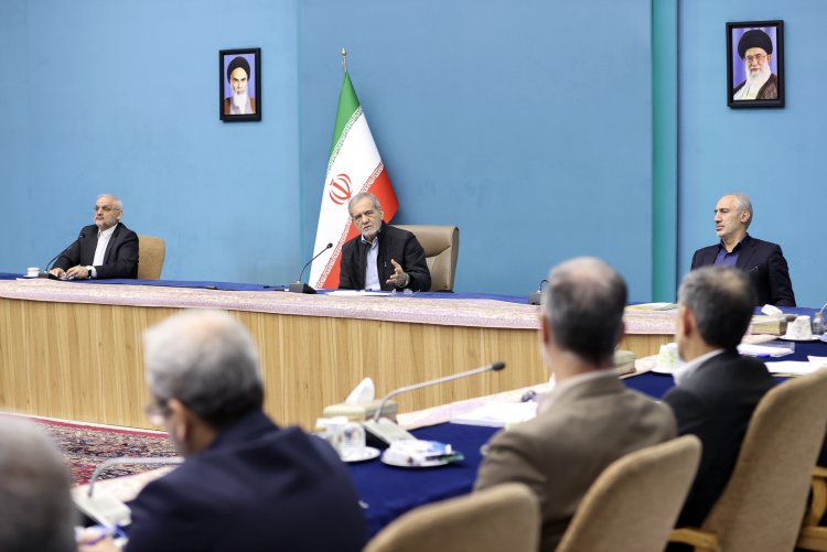 سران قوا مصمم به اجرای برنامه‌های تدوین شده برای سهولت در سرمایه‌گذاری و ایجاد بستر امن فعالیت‌های اقتصادی هستند
