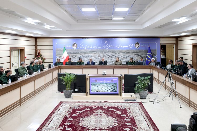 زنده کردن باور خدمت به جامعه در مردم، مهم‌ترین وظیفه امروز ما برای حل مشکلات کشور است
