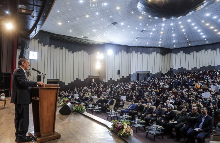 در 100 روز اول فعالیت دولت ده‌ها استاد و دانشجو به دانشگاه‌ها بازگردانده شدند/ 60 درصد مردم با فیلترینگ مخالف هستند