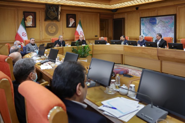 تاکید بر توجه توأمان به بخش‌های تولید و مصارف خانگی و نیز مدیریت هوشمندانه تولید و مصرف انرژی