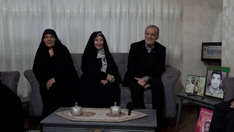 دیدار دکتر پزشکیان با خانواده سه شهید بجنوردی
