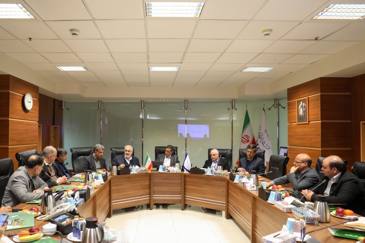 بازدید دکتر قائم‌پناه از شرکت مدیریت برق وزارت نیرو
