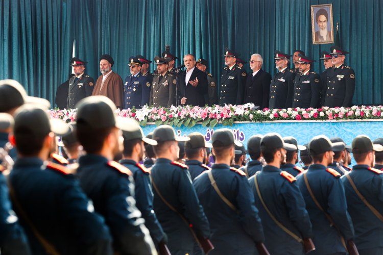 نیروهای انتظامی دژها، زینت و باعث عزت مملکت و کشور هستند
