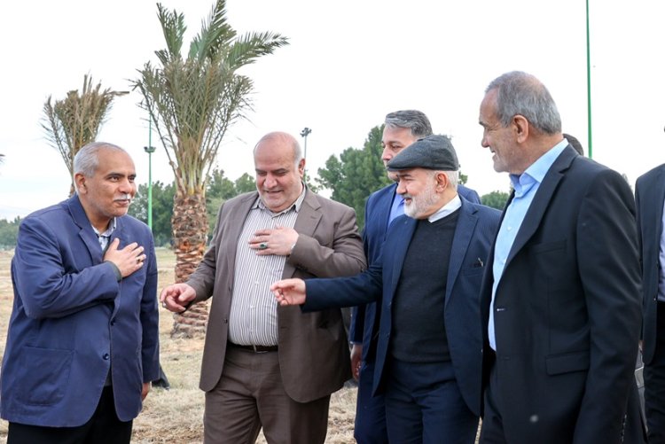 بازدید دکتر پزشکیان از محلات محروم، مناطق حاشیه‌ای و روستای برومی در اهواز