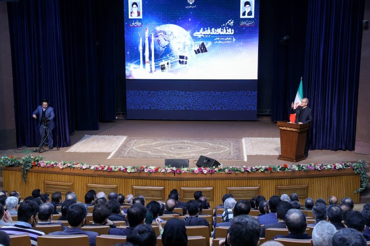 علم دانشمندانی که توانمندی دفاعی کشور را ارتقا دادند، از خون شهدا هم ارزشمندتر است
