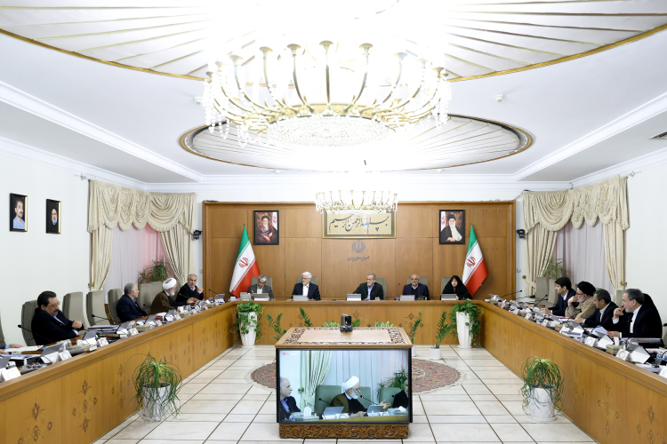 گزارش رئیس کل بانک مرکزی درباره بازار ارز و طلا و اقدامات آتی دولت