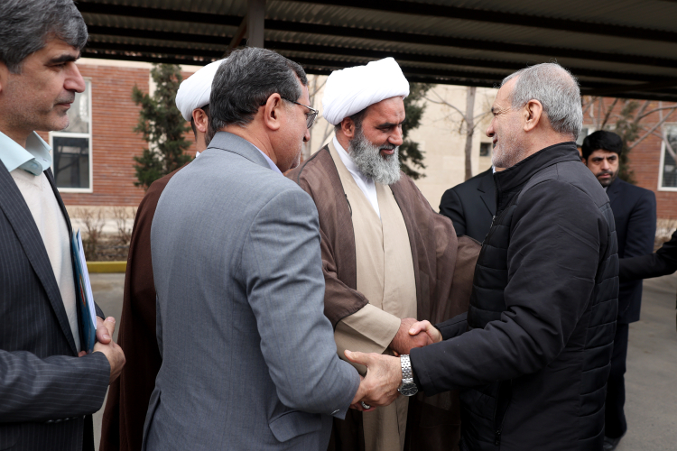 دکتر پزشکیان وارد شهرستان ملارد شد