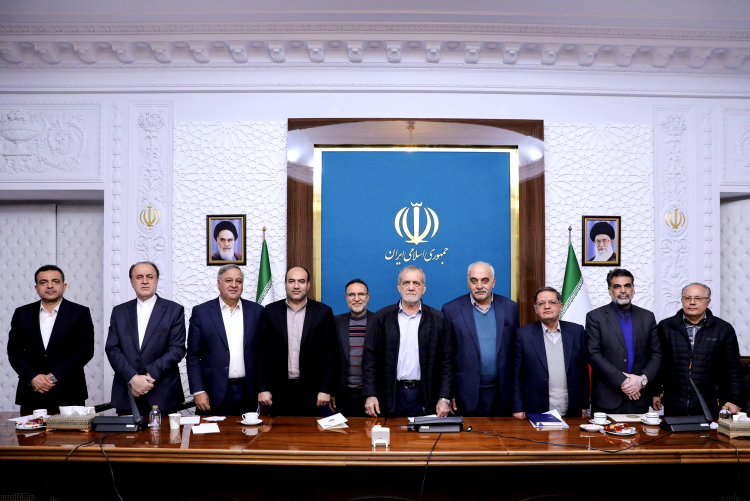 تغییر آدم‌ها مشکلی را حل نخواهد کرد