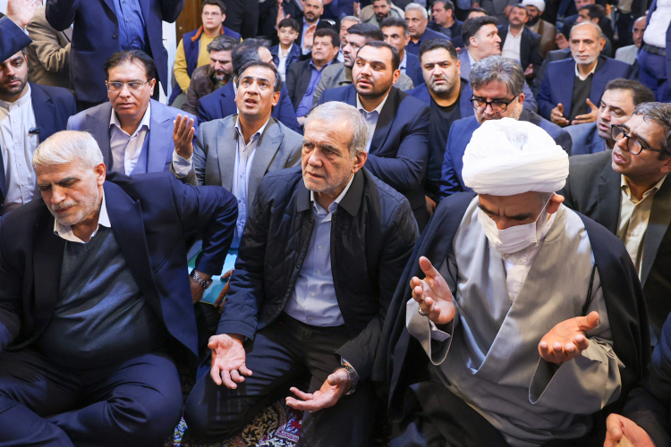 حضور سرزده دکتر پزشکیان در هیئت ثارالله پاکدشت
