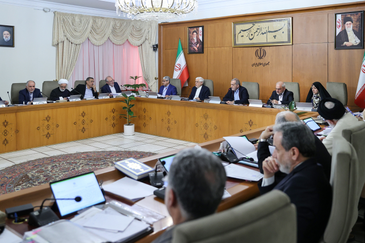 تأکید دکتر پزشکیان بر ضرورت اطلاع‌رسانی از اقدامات دستگاه‌های مسئول در مبارزه با قاچاق کالا و سوخت