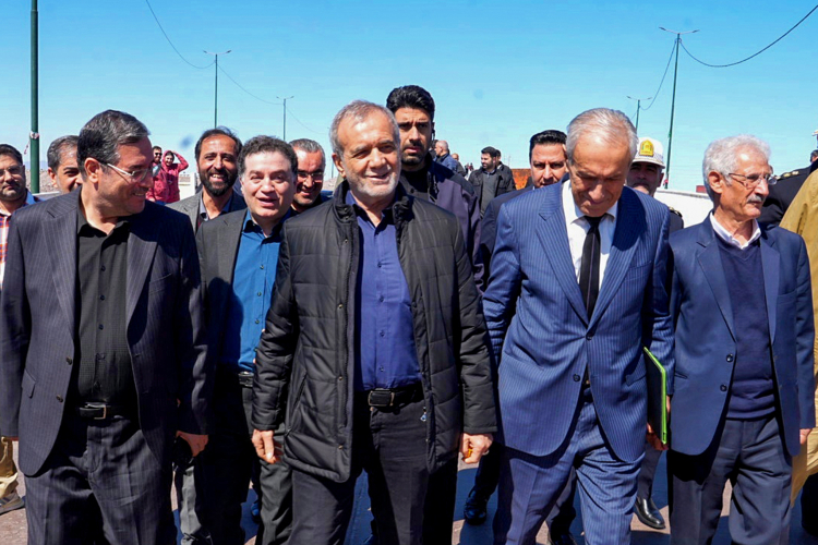 بازدید دکتر پزشکیان از دریاچه ارومیه
