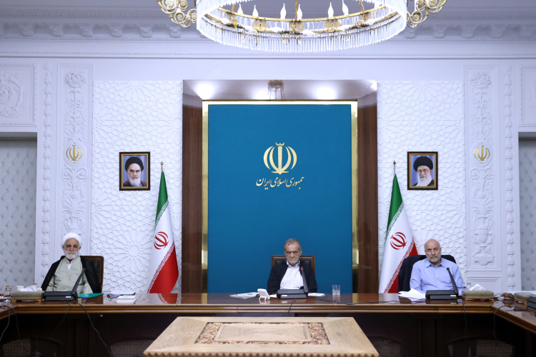 اختصاص 1 و نیم میلیارد دلار تسهیلات برای تامین تجهیزات نیروگاه‌های خورشیدی
