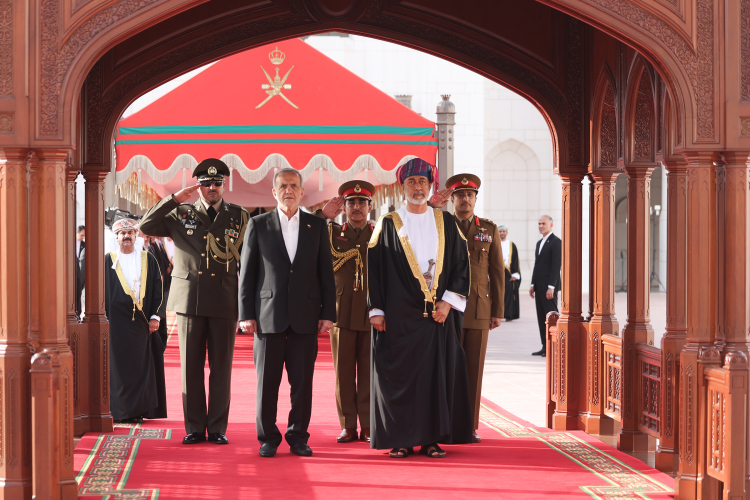 برگزاری مراسم استقبال رسمی سلطان عمان از دکتر پزشکیان