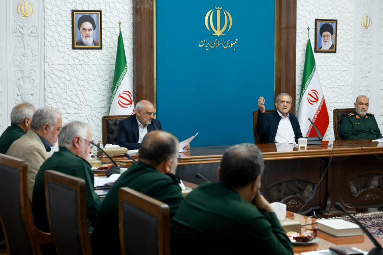 دکتر پزشکیان: مدیریت محله‌محور، نگرشی نو به حکمرانی محلی با مشارکت مردمی است/ تجمیع ظرفیت‌های دولت و بسیج، زمینه‌ساز تحولی عمیق در شیوه خدمت‌رسانی خواهد بود